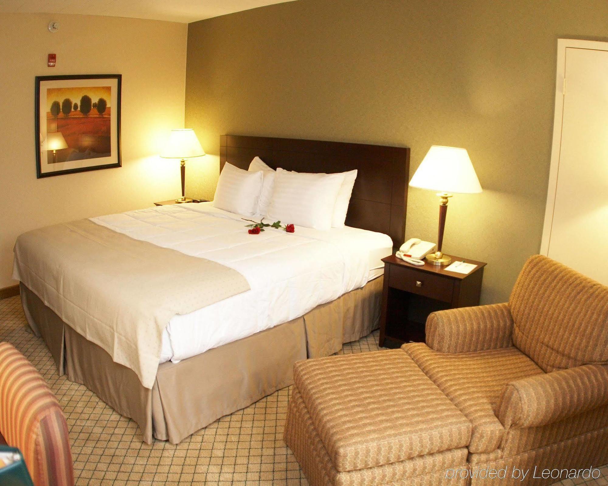 Armoni Inn & Suites Orangeburg Δωμάτιο φωτογραφία